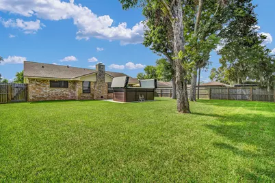 528 Daffodil Street, Lake Jackson, TX 77566 - Photo 24