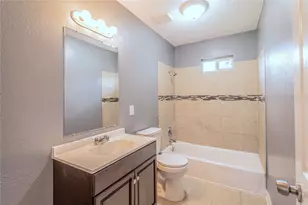 5407 Thrush Dr, Houston, TX 77033 - Photo 12