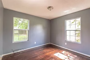 5407 Thrush Dr, Houston, TX 77033 - Photo 10