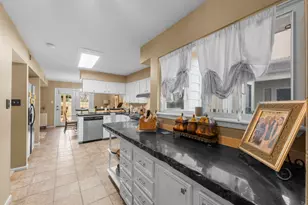 154 April Wind Ct, Conroe, TX 77356 - Photo 12