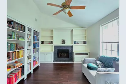 23 Sheep Meadow Place, The Woodlands, TX 77381 - Photo 10