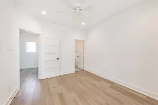 1039 W 24th St, Houston, TX 77008 - Photo 32