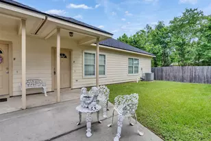 104 Longstreet Rd, Willis, TX 77378 - Photo 2