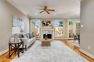 2012 McDuffie St, Houston, TX 77019 - Photo 4