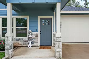 16322 Crockett Martin Ests Dr, Conroe, TX 77306 - Photo 2