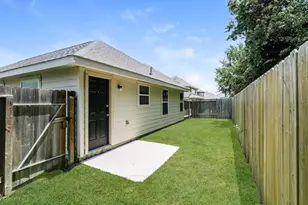 8526 Middleton Oaks Cir, Houston, TX 77028 - Photo 4