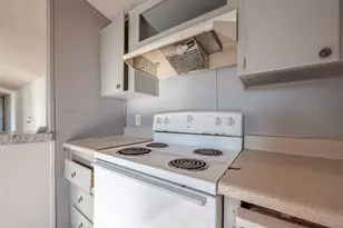 13202 Hilltop Ct, Willis, TX 77318 - Photo 10