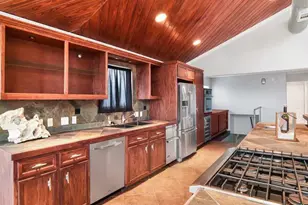 2302 Ave Ave N, Dickinson, TX 77539 - Photo 6