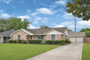 4910 Teton St, Houston, TX 77033 - Photo 2