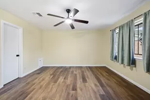 4910 Teton St, Houston, TX 77033 - Photo 18