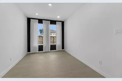 10120 Oakland Hills Drive, Cleveland, TX 77327 - Photo 12