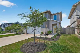 12712 Oxford Gate Dr, Houston, TX 77047 - Photo 2