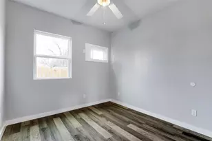 438 S San Joaquin Ave, San Antonio, TX 78237 - Photo 8