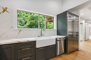 4543 Warm Springs Rd, Houston, TX 77035 - Photo 10