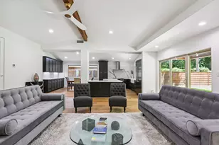 4543 Warm Springs Rd, Houston, TX 77035 - Photo 28