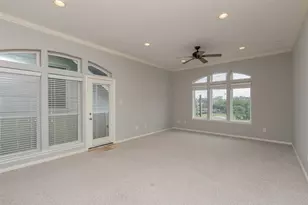 2701 Helena St, Houston, TX 77006 - Photo 2