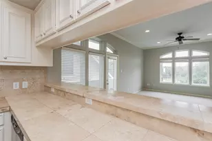 2701 Helena St, Houston, TX 77006 - Photo 8