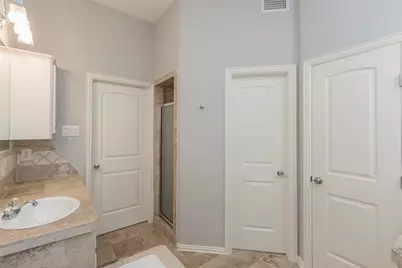 2701 Helena Street #401, Houston, TX 77006 - Photo 12