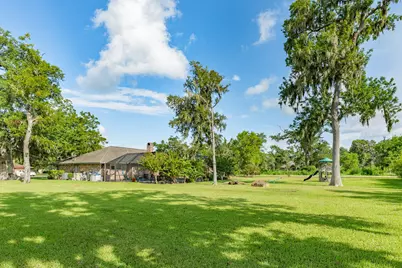 114 Division Road, Lake Jackson, TX 77566 - Photo 8
