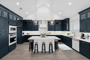 12302 Old Fashion Cir, Mont Belvieu, TX 77535 - Photo 10