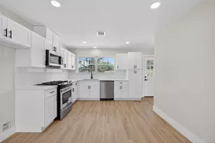 1726 Pecan Ln, Stafford, TX 77477 - Photo 6