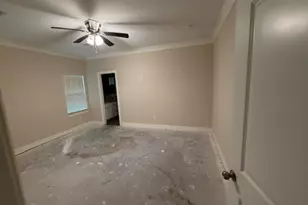 418 Pebble Dr, Dayton, TX 77535 - Photo 8