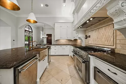 310 Tynebridge Lane, Houston, TX 77024 - Photo 18