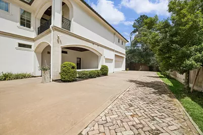 310 Tynebridge Lane, Houston, TX 77024 - Photo 42