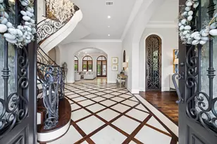 310 Tynebridge Ln, Houston, TX 77024 - Photo 6
