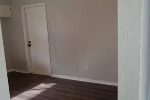 9306 St Lo Rd, Houston, TX 77033 - Photo 6