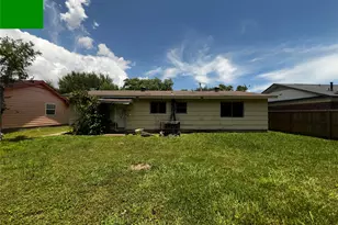 9306 St Lo Rd, Houston, TX 77033 - Photo 12