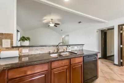 9319 Colt Canyon Lane, Houston, TX 77089 - Photo 10