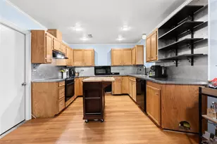 413 Far Hills Ln, Huntsville, TX 77320 - Photo 8