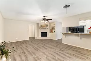 1609 Longhofer St, Brenham, TX 77833 - Photo 4