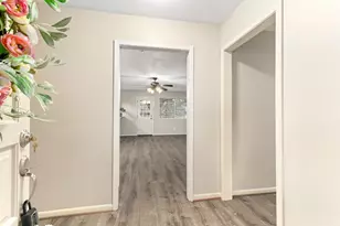 1609 Longhofer St, Brenham, TX 77833 - Photo 2