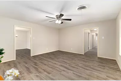 1609 Longhofer Street, Brenham, TX 77833 - Photo 6