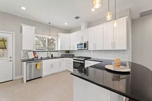 711 4th St, Sealy, TX 77474 - Photo 14