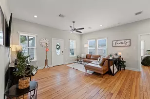 711 4th St, Sealy, TX 77474 - Photo 6