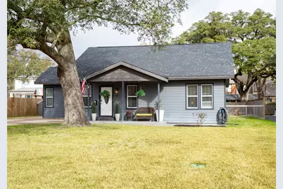 711 4th Street, Sealy, TX 77474 - Photo 1