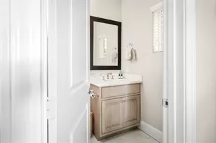 8668 Emnora Ln, Houston, TX 77080 - Photo 10