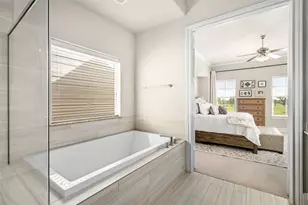 8668 Emnora Ln, Houston, TX 77080 - Photo 34