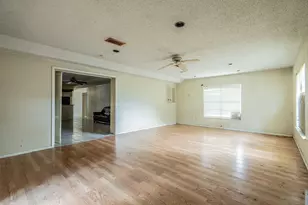 11919 Barrett Brae Dr, Houston, TX 77072 - Photo 6