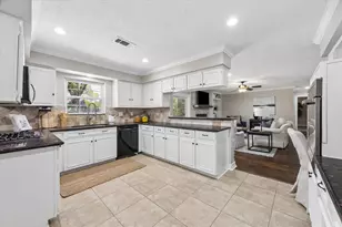 1403 Festival Dr, Houston, TX 77062 - Photo 14