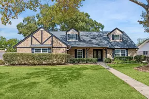 1403 Festival Dr, Houston, TX 77062 - Photo 2