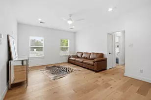 510 E 28th St, Houston, TX 77008 - Photo 16