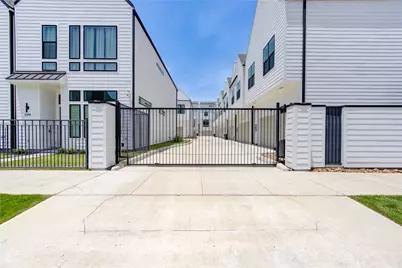 2418 Gray Street, Houston, TX 77003 - Photo 2