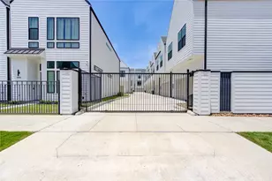 2418 Gray St, Houston, TX 77003 - Photo 2