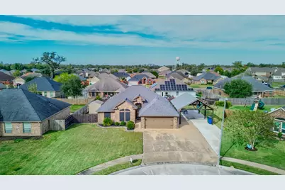 111 Goldfinch Court, Richwood, TX 77566 - Photo 2