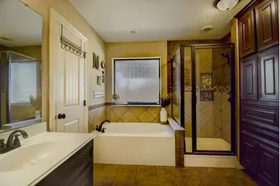 111 Goldfinch Court, Richwood, TX 77566 - Photo 16