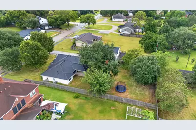18206 Kings Row, Houston, TX 77058 - Photo 38